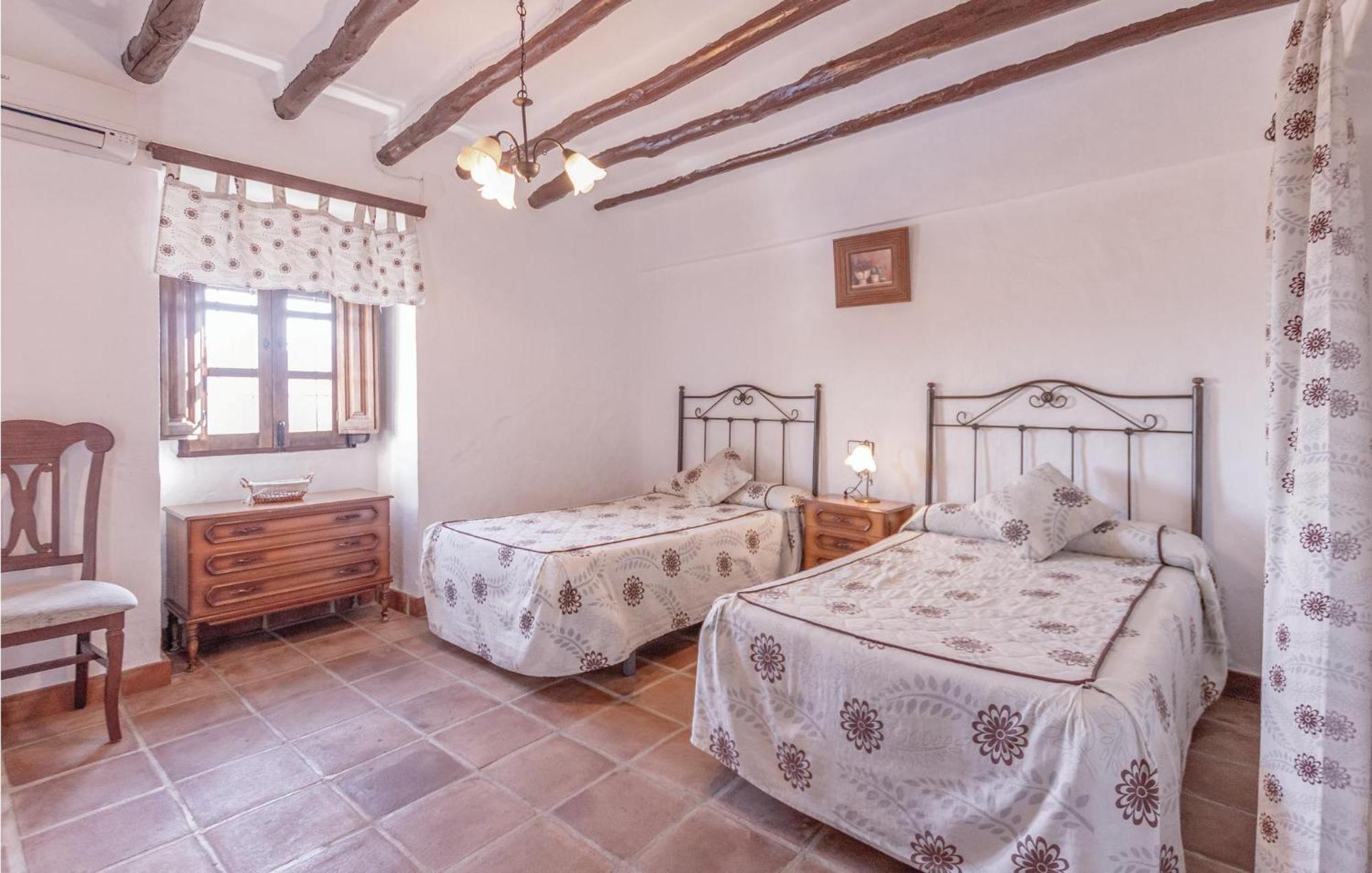 8 Bedroom Lovely Home In Iznajar Luaran gambar