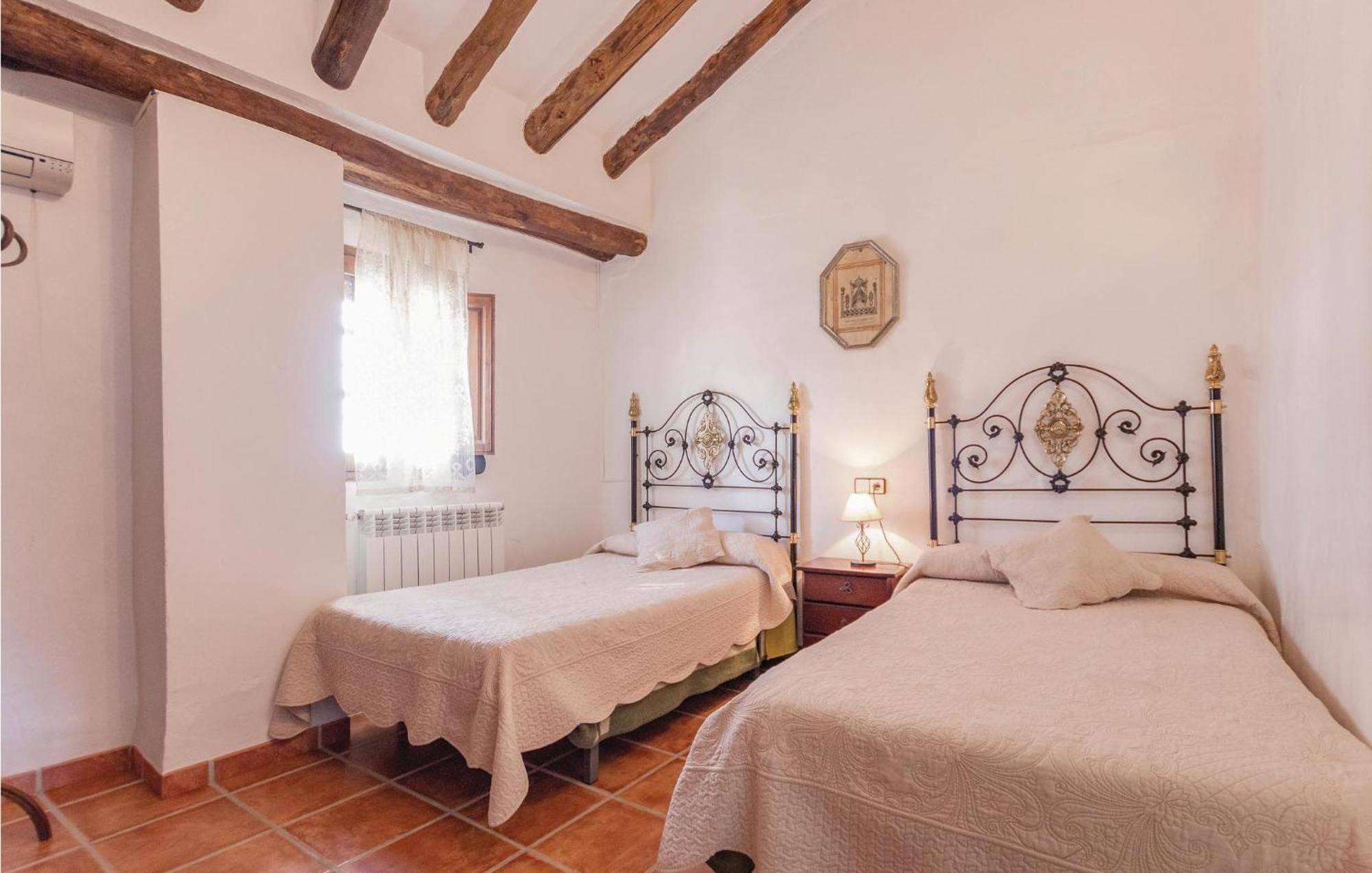 8 Bedroom Lovely Home In Iznajar Luaran gambar