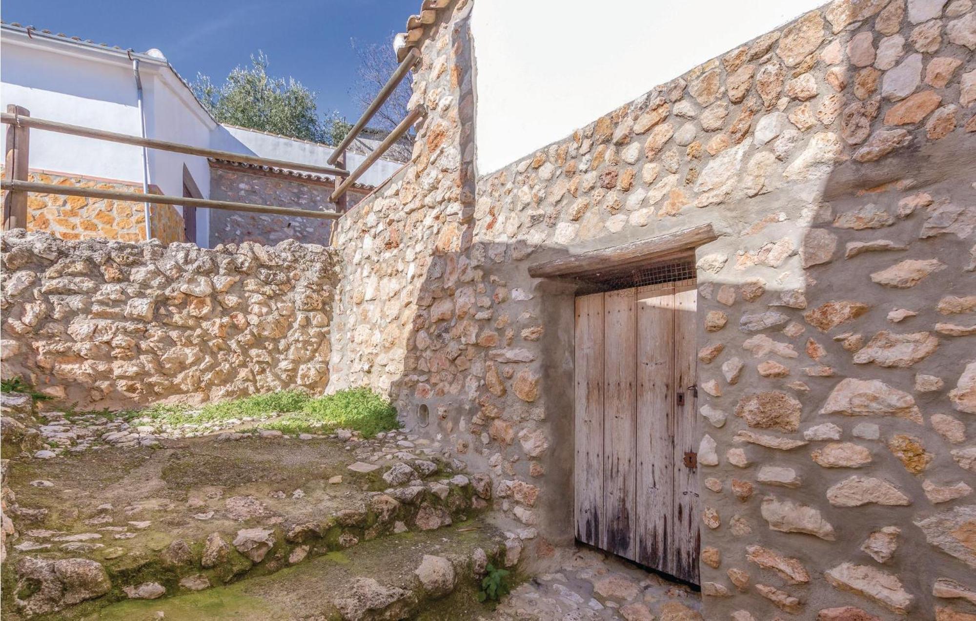 8 Bedroom Lovely Home In Iznajar Luaran gambar