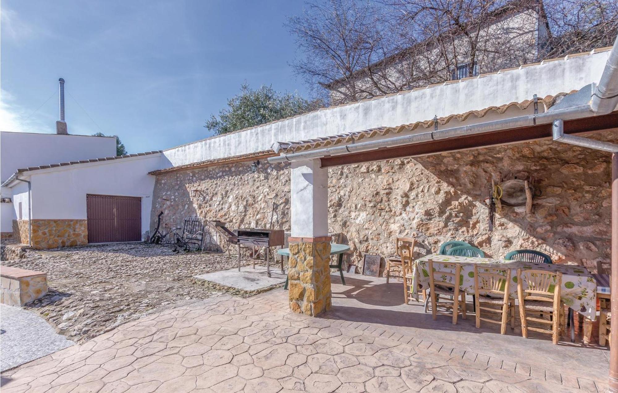 8 Bedroom Lovely Home In Iznajar Luaran gambar